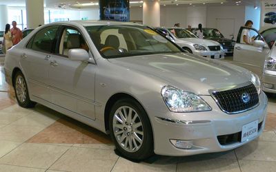 Автостекла Toyota Majesta c установкой в Москве